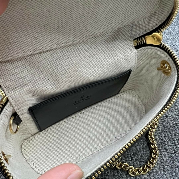 100% Authentic Gucci GG Leather Top Handle Bag 669-110524 - Picture 14 of 16